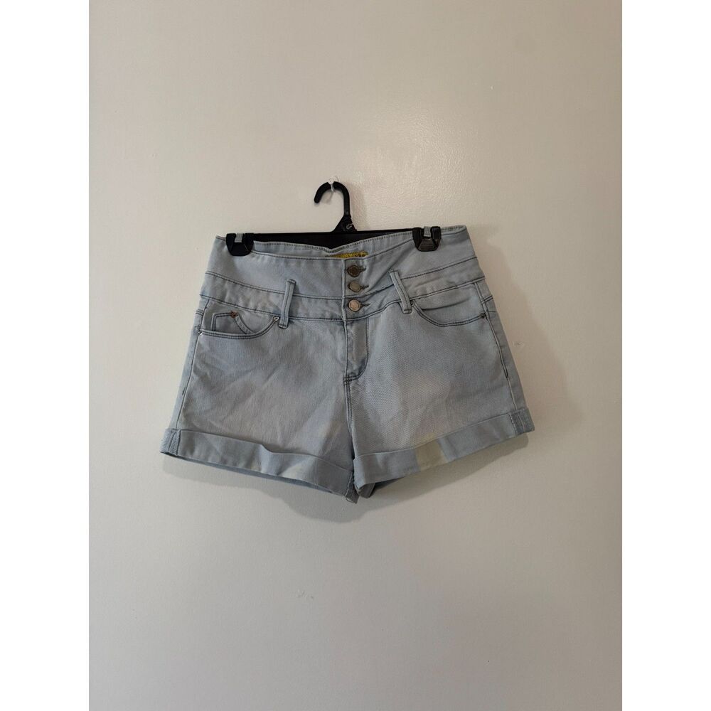 WannaBettaButt Light Wash Denim Short Size 9